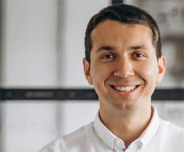 Portrait eines freundlich schauenden Mannes